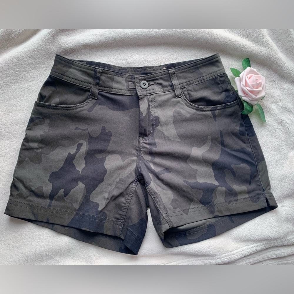 Prana Halle Camouflage Shorts II, 5"